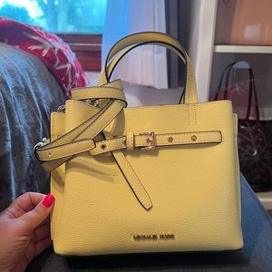 Brand new Michael Kors handbag. Comes with shoulder strap and dustbag.